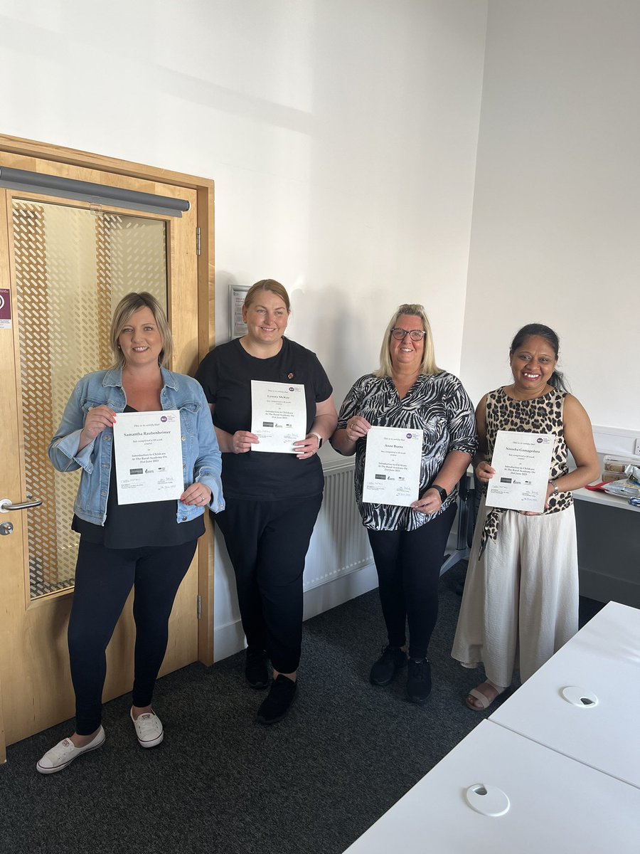j8nyh's tweet photo. Busy end of term for our team. Fabulous celebratiing these wonderful students’ achievements 🎉🎉🎉
@SLC_ELC @SLCek @JacqDunc @Lynseystangoe @Angela_R_ELC @KarinaH84120129
@ruralaceacademy 
@StellaMcManus https://t.co/uLziNwIwVZ