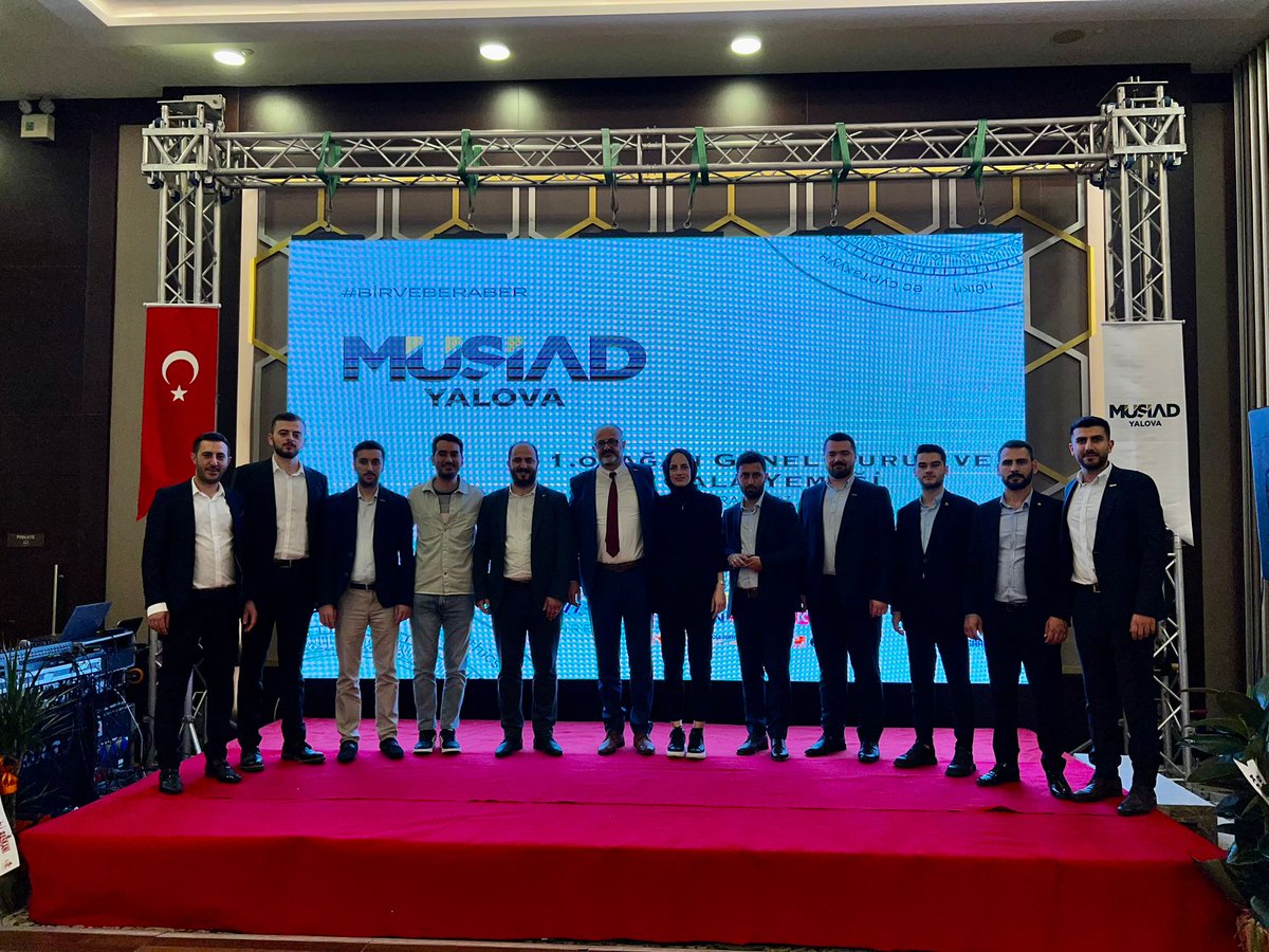 Şube olarak yoluna devam edecek olan MÜSİAD Yalova Şubemizin açılışı, Genel Başkanımız Sayın Mahmut Asmalı'nın katılımıyla gerçekleştirildi. Genel kurulun ardından Hilton Garden Inn'de düzenlenen gala yemeğine; Vali Muammer Erol, protokol üyeleri ve iş insanları katıldı.