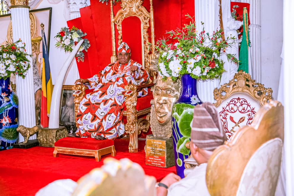 Imole1Governor's tweet photo. Photo News:

Governor Ademola Adeleke paid a courtesy visit to Chief Gabriel Osawaru Igbinedion (Esama of the Benin Kingdom). He was accompanied by Osun State Speaker Rt. Hon. Adewale Egbedun, Aare Dele Momodu, Mallam Olawale Rasheed, Rev Bunmi Jenyo, Dr. BT Sallam, and others. https://t.co/ytVY0Dm3J0