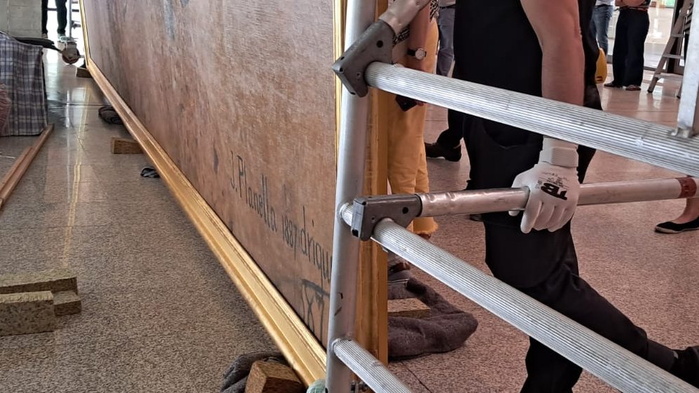 Este lunes se desvelará el cuadro restaurado de Planella 'Los comuneros de Castilla', que se expondrá de forma permanente en el vestíbulo de las <a href="/Cortes_CYL/">Cortes de Castilla y León</a> gracias a la cesión en depósito del <a href="/museodelprado/">Museo del Prado</a>.
Si quieres asistir, envía un mail a fundacion.decastillayleon@ccyl.es.