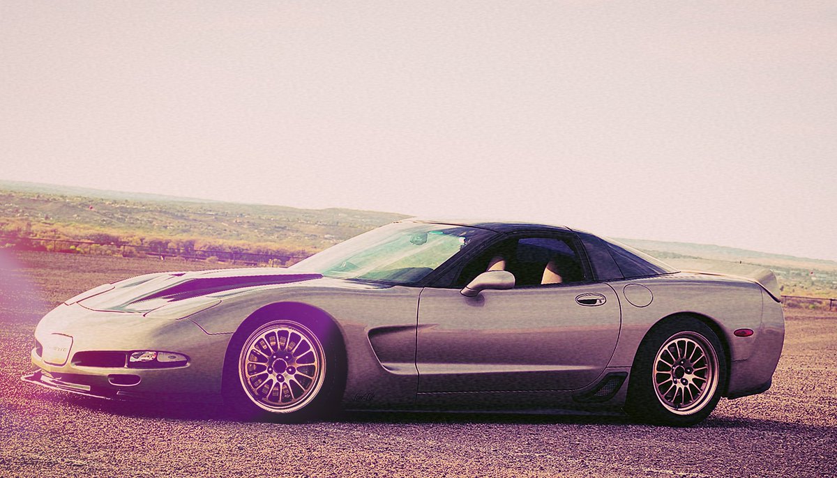 nikolasp505's tweet photo. It's all in the angles.  #corvette #c5 #vette #americanmuscle https://t.co/0NnCz3w3Zc