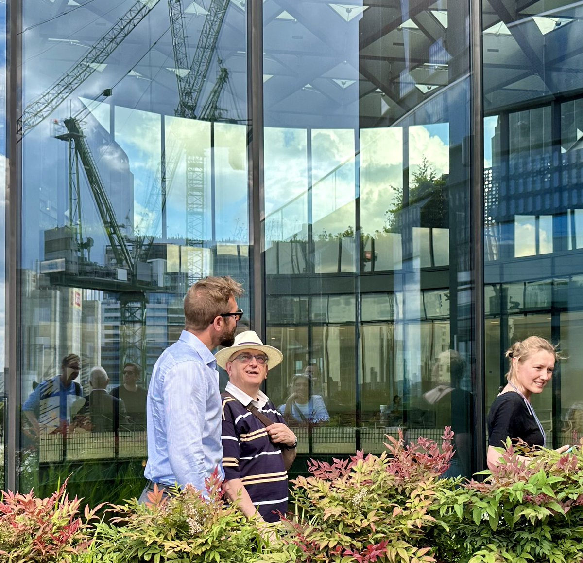 Fantastic walking tour exploring the latest developments <a href="/BroadgateLondon/">Broadgate London</a>, with <a href="/britishlandplc/">British Land PLC</a>, <a href="/ahmmarchitects/">AHMM</a> &amp; <a href="/hopkins_arch/">Hopkins Architects</a>. New and old combine to bring a fresh take on the 32-acre campus, the largest pedestrianised neighbourhood in central London. #RIBA_London #StreetLife
