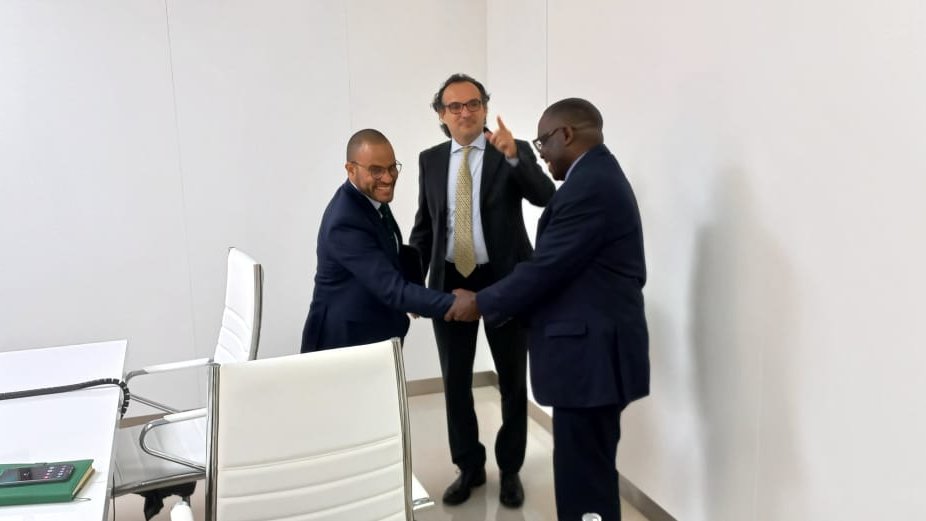 Taat_Africa's tweet photo. A team of expert from @AfDB_Group  and @Taat_Africa   meets with the leadership of the Angolan Ministry of Economy and Planning today. https://t.co/FkdGjmBup9