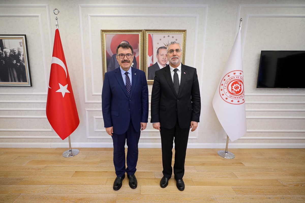 TÜBİTAK Başkanı Sn. <a href="/ProfHasanMandal/">Prof. Dr. Hasan Mandal</a>'a hayırlı olsun ziyaretleri için teşekkür ediyorum.