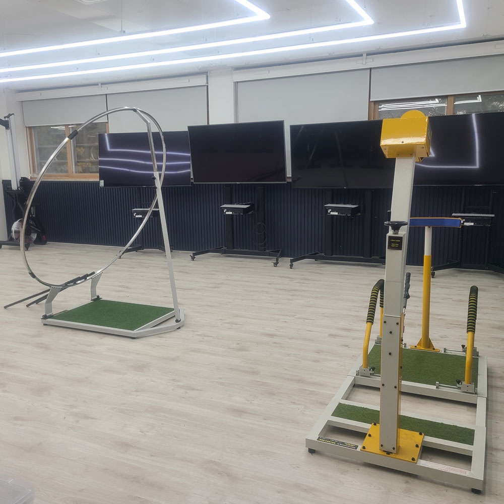 Proswing_Inc's tweet image. 경기 고양일고등학교 #프로스윙플레인 #퍼펙트스윙머신 골프수업을 학생들에게 체계적으로 합니다^^
proswing.kr
제품문의:1899-6637
#실내골프스윙교정 #골프연습기구 #골프자세교정도구 #골프궤도연습장비 #드라이버레슨장비 #아이언레슨장비 #골프몸통스윙연습 #레슨용골프기계