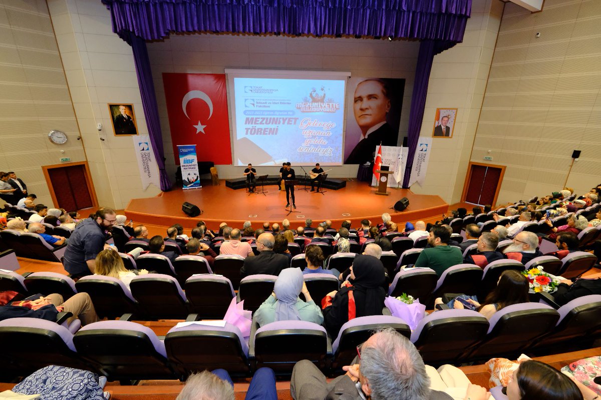 toguiibf_resmi's tweet photo. Fakültemiz mezuniyet töreni 13 Haziran 2023 tarihinde üniversitemiz Şehit Ömer Halisdemir Konferans Salonu’nda gerçekleşmiştir.
Tüm mezunlarımızı tebrik eder, başarılarının devamını dileriz. https://t.co/mhJCrcUYCx