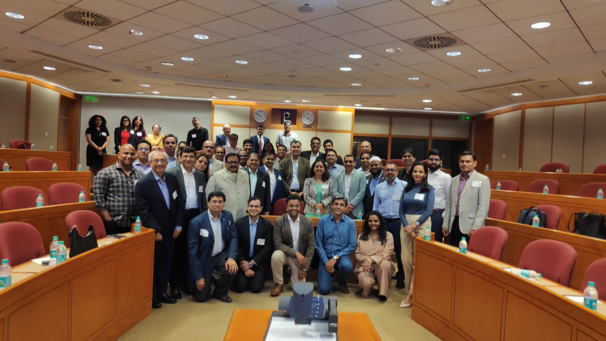 HBSCIND's tweet photo. HBS Club of India, along with the HBS India Research Center, organized a remarkable event titled "Navigating Economic and Financial Chaos" which featured an insightful interaction with Prof. @desaimihira. 

Here's a glimpse of the event.

#HBS #HBSalumni #lifelonglearning https://t.co/4Iwe3BS2o6