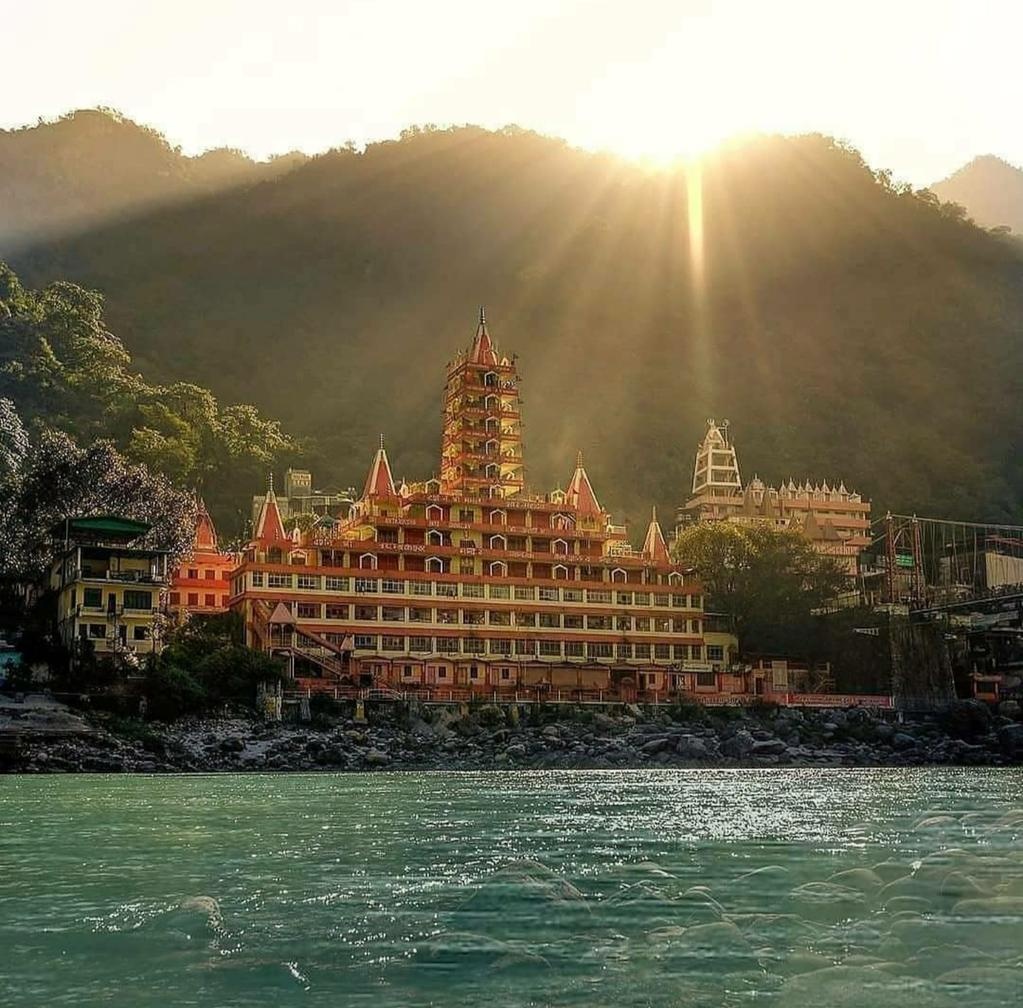 Drop a picture of Rishikesh from your gallery ❤️