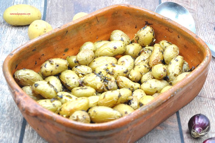RameneLaPopotte's tweet photo. Bonjour à tous,
Pour ce #jeudimarecette avec @pretagarnir #recette #pommesdeterre #grenaille rôties au four.
https://t.co/R86RtIQgjg
Belle soirée et prenez soin de vous 😊
#patates #recettemaison #ramenelapopotte #recettefacile #recettesimple #mangerdesaison #legumedesaison https://t.co/bBfSy4ehta