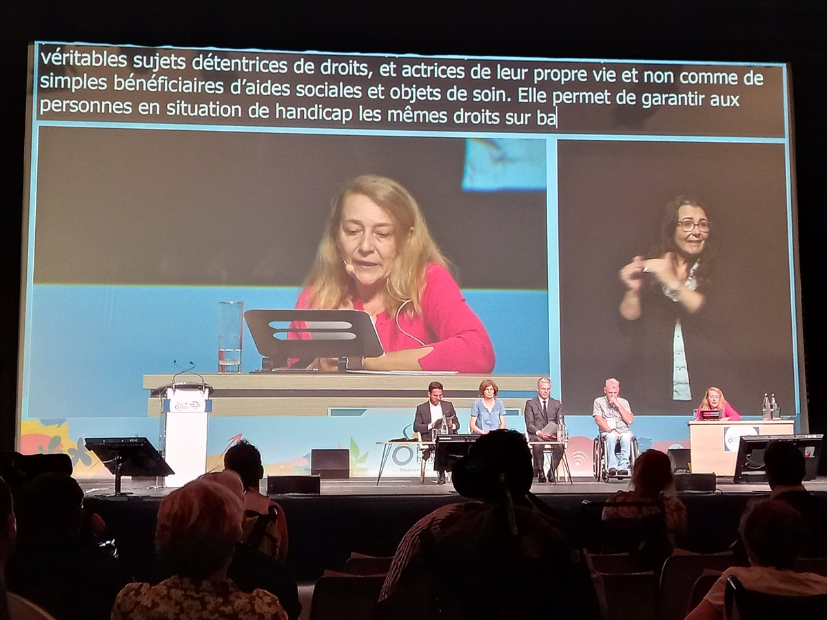 Dans son discours d'ouverture Pascale Ribes , présidente <a href="/apfhandicap/">APF France handicap</a>, rappelle les retards pris en matière d'accessibilité et revient sur la condamnation de la France. La présidente demande un changement de paradigme dans la conception et la mise en oeuvre des politiques.