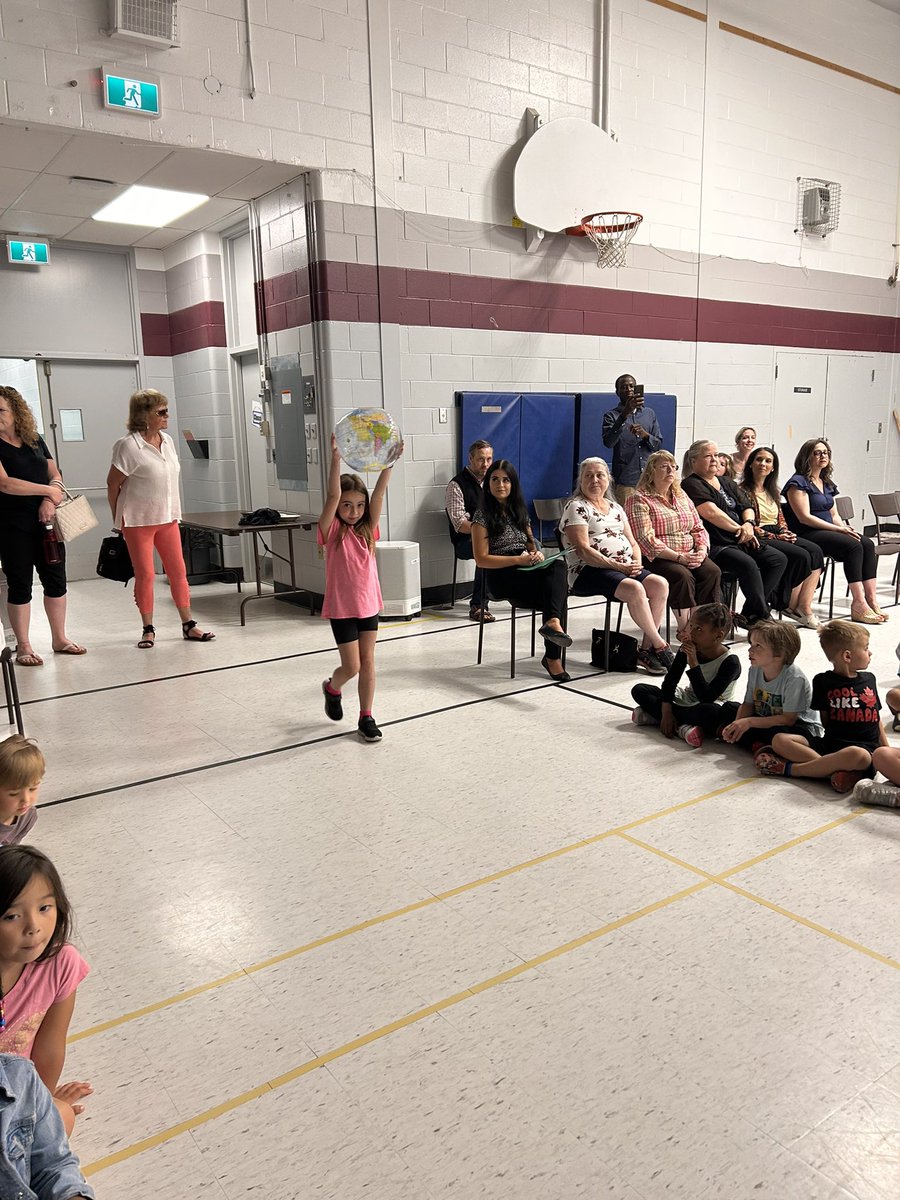 Merci Mme Lemmo, Mme Beneteau and as always our amazing choir for leading our end of the year mass. A beautiful celebration to finish our school year! ❤️