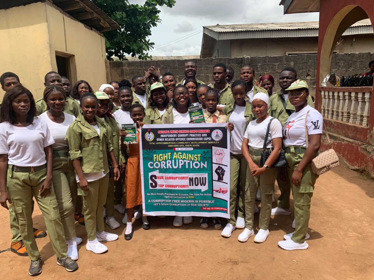 Icpccds_ota's tweet photo. Snippet from the successful sensitization
#ICPC
#SHUNCORRUPTION
IT WAS AWESOME 😊 https://t.co/QriNsEpOcX