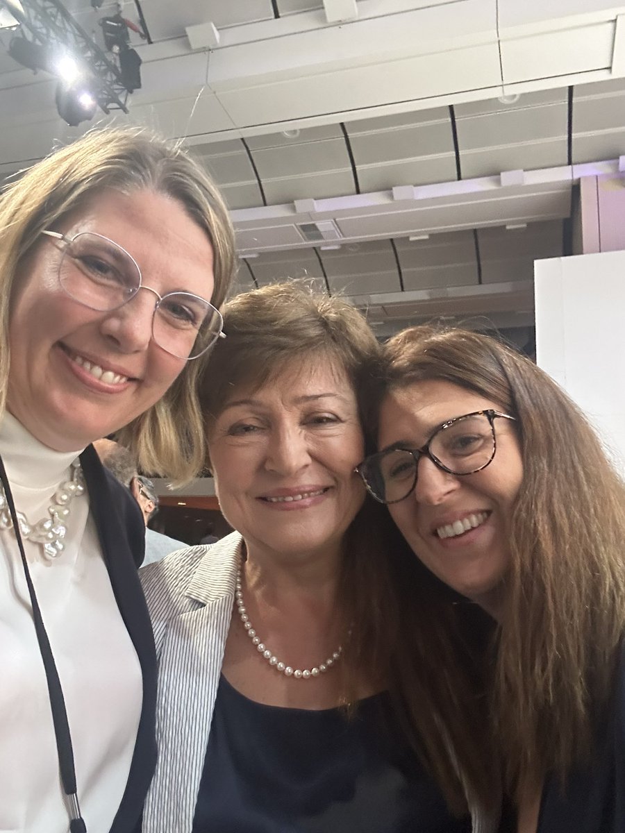 With two wonderful and powerful women @KGeorgieva @BoehmeCatharina at the #NewGlobalFinancingPact in #Paris