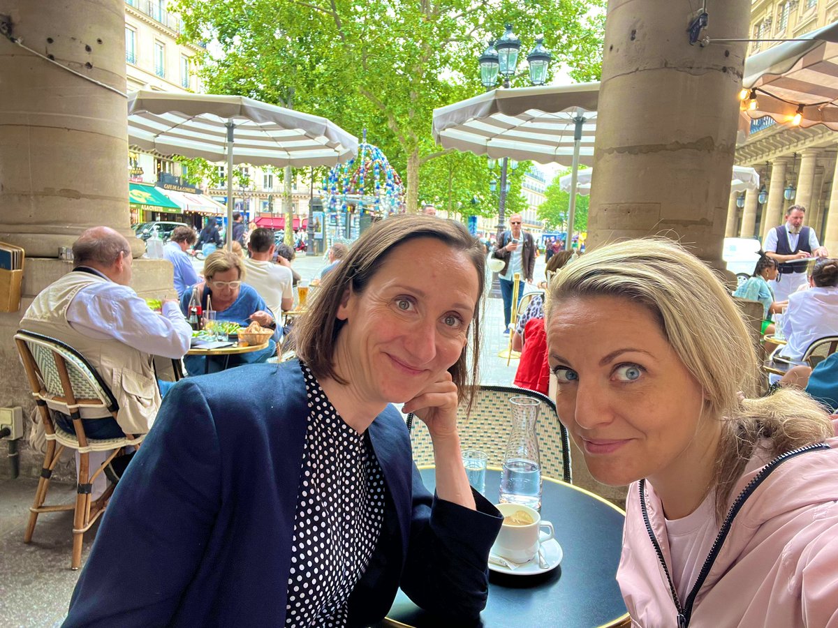 Such a great coffee with Mrs. Antoinette  near The Louvre 🧛‍♀️ @NxP_Green @TheVampiresClub @CodeGreen_nft 
#Healv3rse