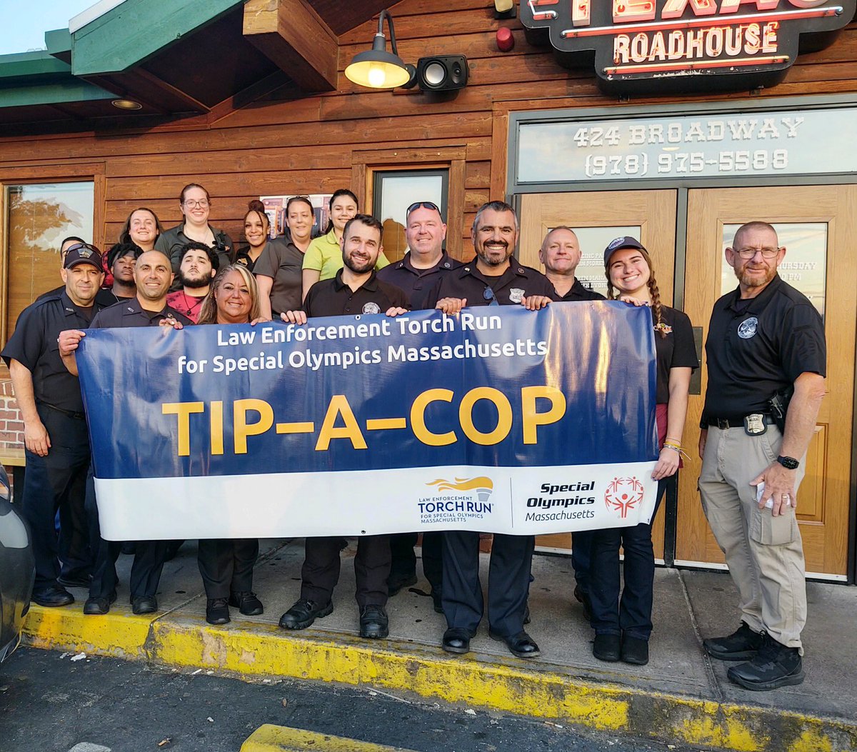 MethuenPolice's tweet image. A tremendous “Thank You” to all of you who joined us at Texas Roadhouse #Methuen in Fundraising for Special Olympics Massachusetts. With your help, we were able to raise over $2000 during this Fundraiser. This event was well attended and we appreciate your generosity.