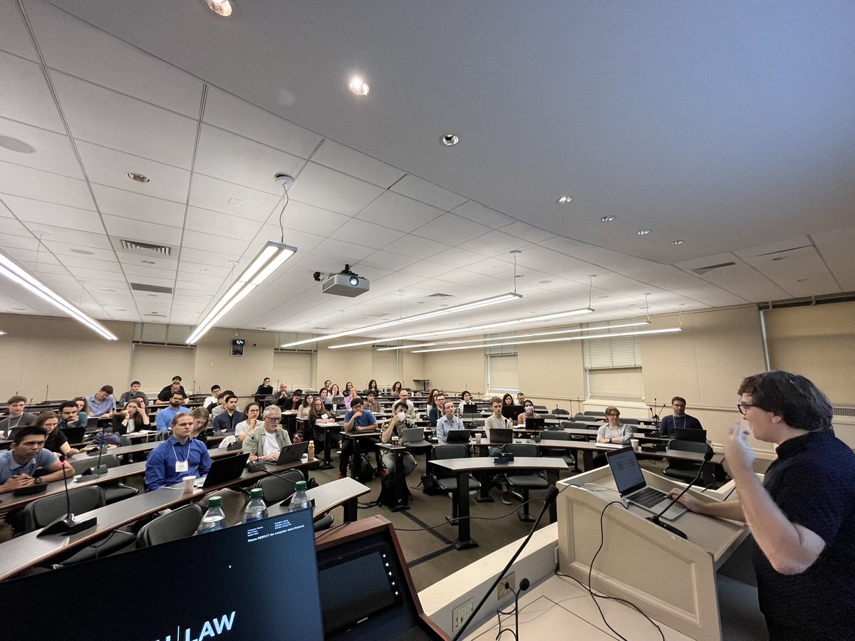 dvwz's tweet photo. It’s an honor to kick off #ASSC26 for the 73 people who signed up for our EEG methods tutorial!

(@Tomdonoghue pictured giving our first section) https://t.co/7Ksf9SgeWk