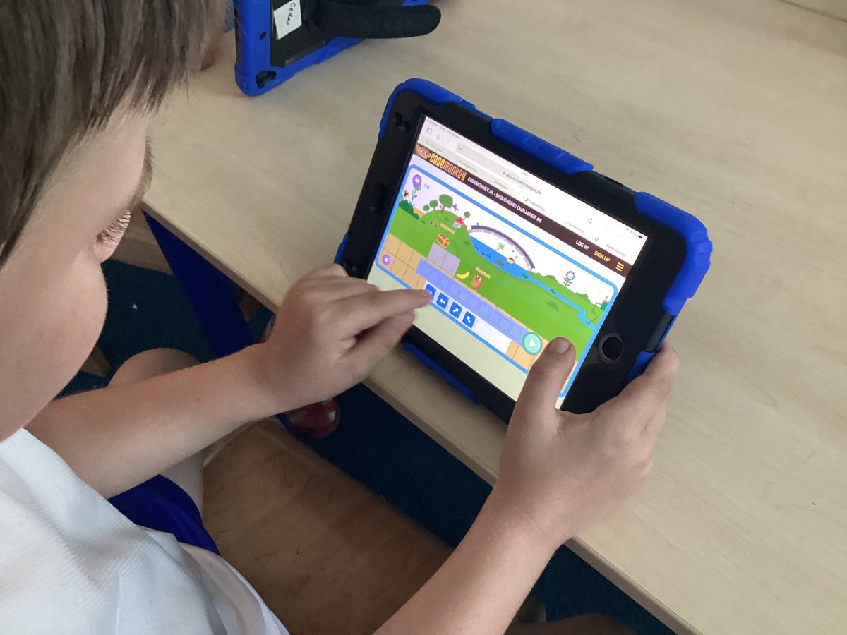 MGLWorld_Abby's tweet photo. This afternoon @teresaoflisieux Year 2 worked hard completing Coding challenges. We learnt about algorithms and discussed why our instructions need to be clear. #mglcomputing https://t.co/x5814tOzyL