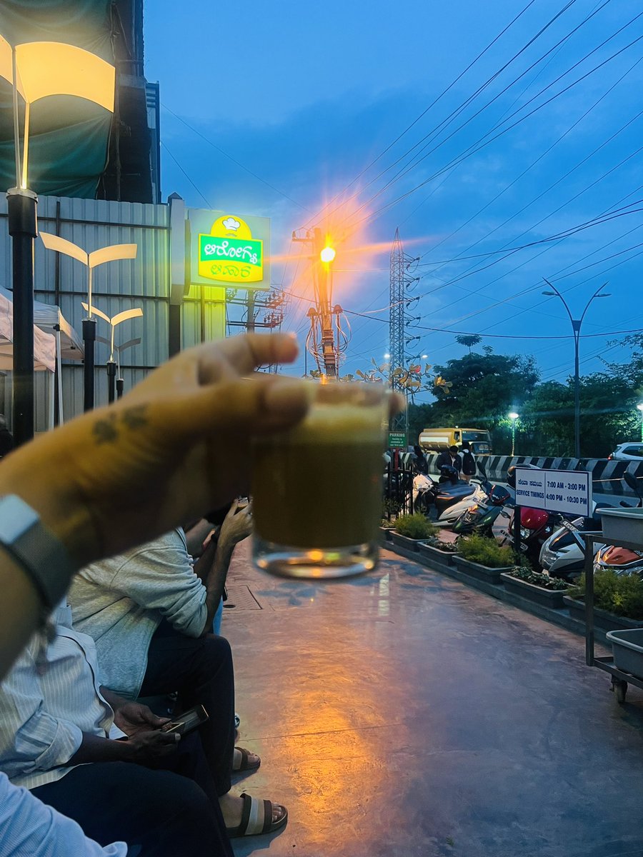 Geeky_Foodie's tweet image. Just as perfect as #FilterKaapi must be! 

Also Love the vibe of this simple and thoughtfully designed place, Arogya Ahaara!

#TeamCoffee #Kaapiness