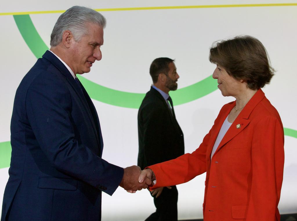 Participa desde hoy en la Cumbre para un Nuevo Pacto Financiero Mundial,en París nuestro presidente <a href="/DiazCanelB/">Miguel Díaz-Canel Bermúdez</a> con el compromiso y la responsabilidad d dar voz a las posiciones del G-77 + China sobre los ejes temáticos q se abordan, #DiasCanelEnFrancia #Cuba <a href="/UJCdeCuba/">UJC de Cuba</a>