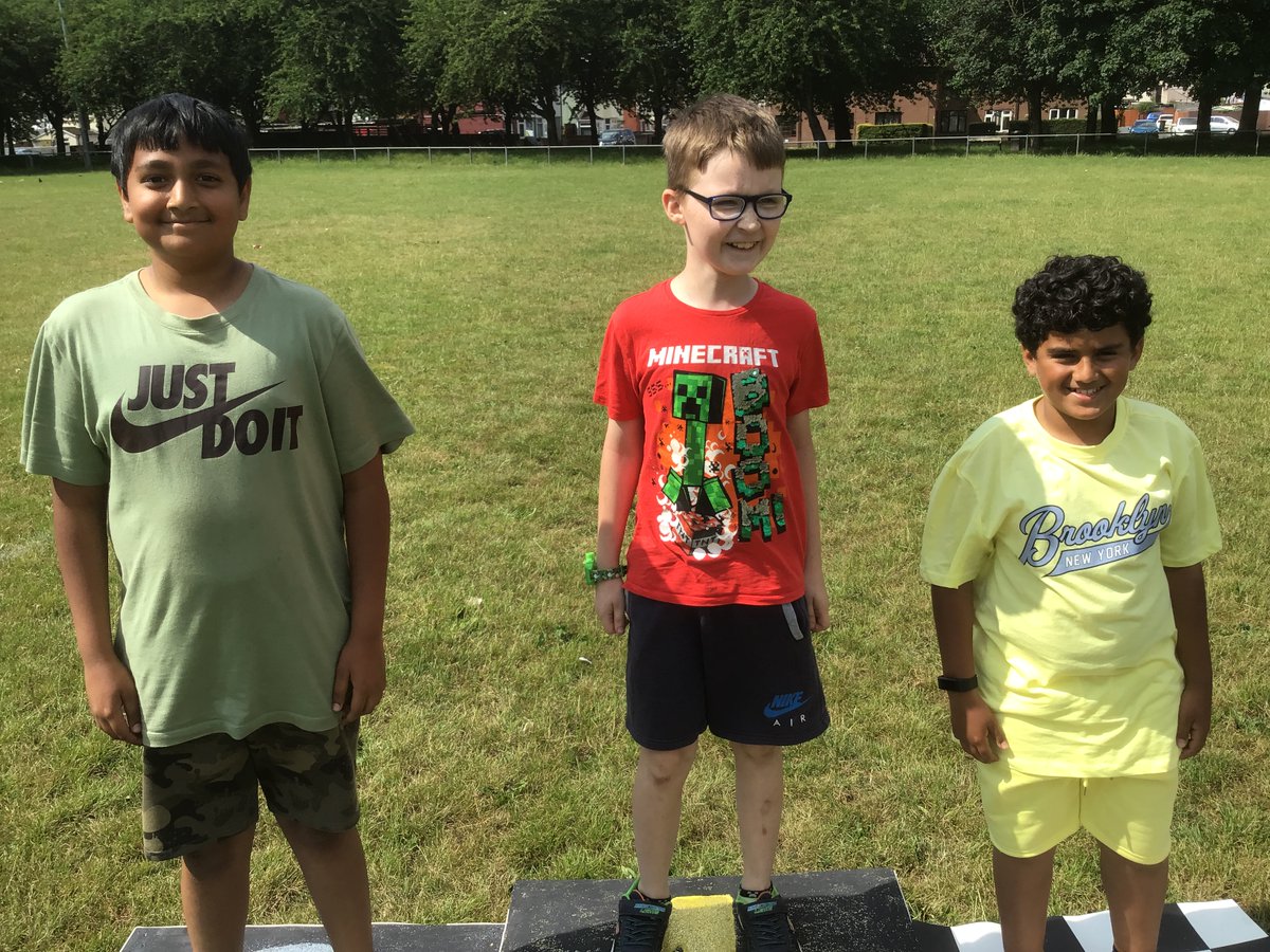 PillYear6's tweet photo. Even more winners at our sports day @Pill_Primary #pillsportsday https://t.co/fw9b6UW99I