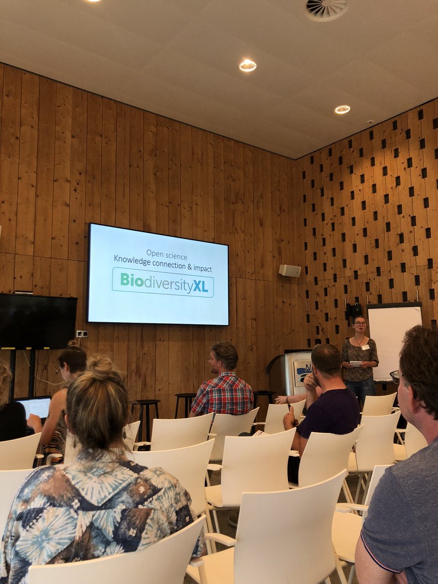 Today we’re talking about the relationship between science &amp; society. We’re discussing how the role of scientists is beyond the level of communicating in the scientific field, and moving towards engaging with the public. 

<a href="/niooknaw/">NL Inst of Ecology</a> <a href="/NIOZnieuws/">@NIOZnieuws</a> <a href="/_Westerdijk_/">Westerdijk Institute</a> @Naturalis_Sci