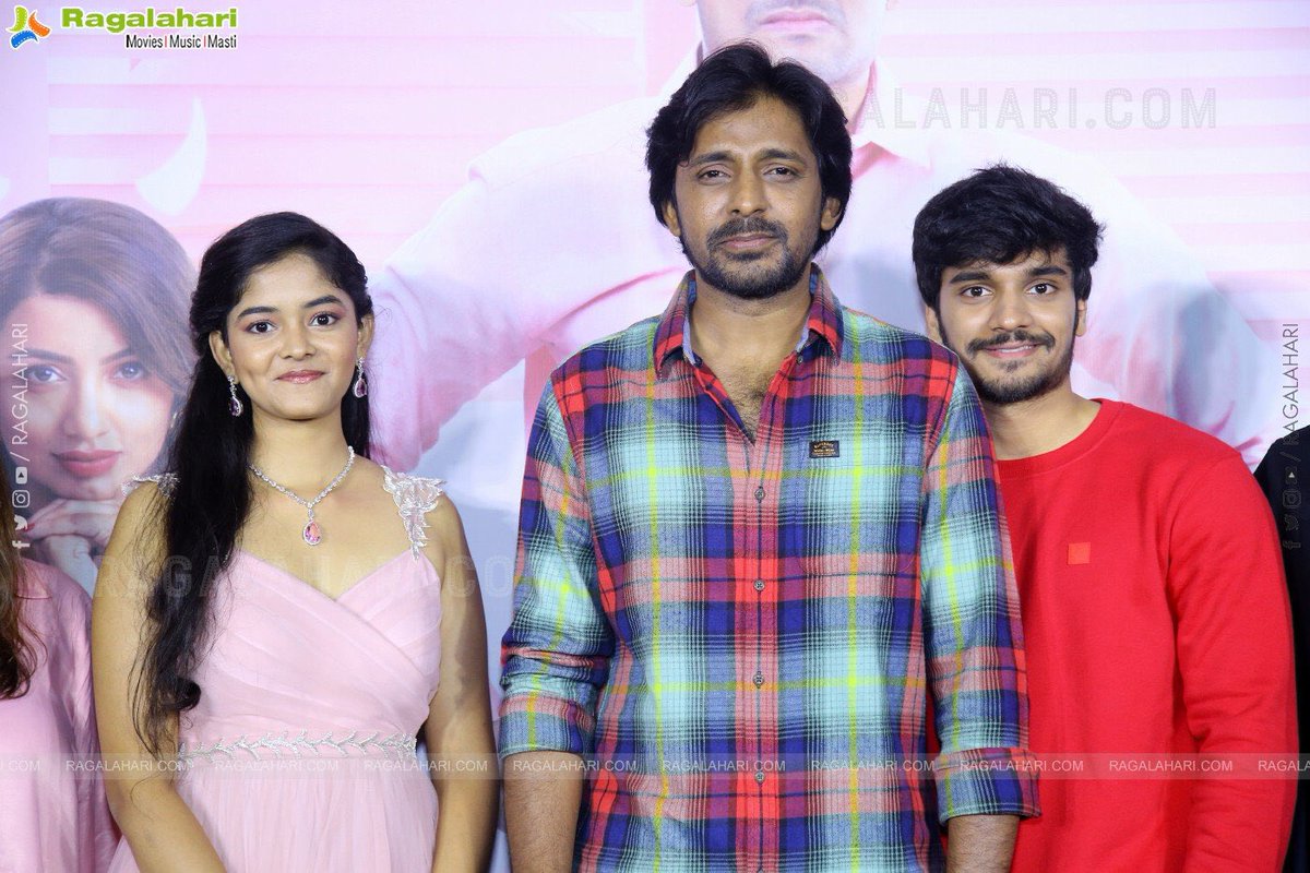 A few clicks 📸 from  #ArdhamaindhaArunkumar Trailer Launch Event 

#AAKonAha 

@HarshithReddyM @TejaswiMadivada @ananyaontweet #JonathanEdwards @Tanvi1908 @ArreTweets @polasaninaresh1 @bnreddystar @ahavideoIN