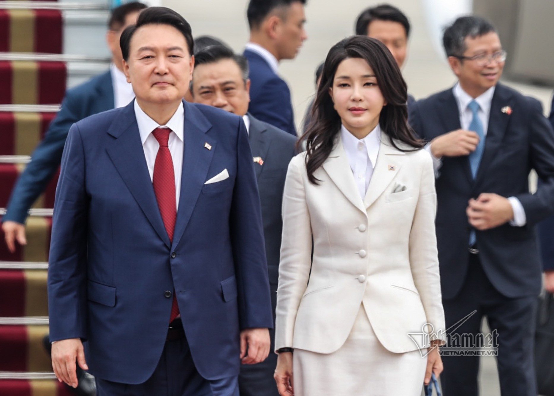 Nga Pham on Twitter "Korean President Yoon Suk Yeol is in Vietnam on a