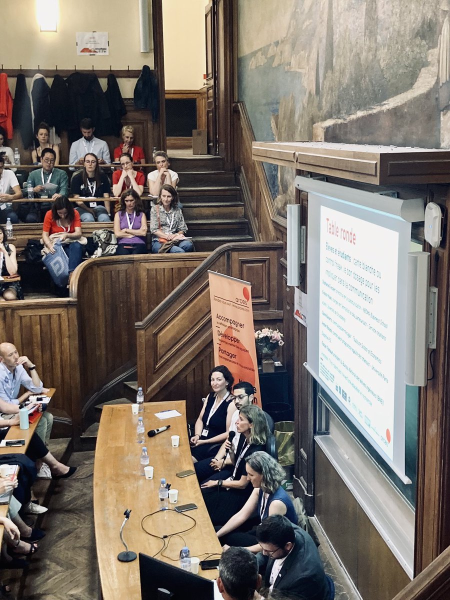 cauthemayou's tweet image. #arces2023 Comment impliquer la communauté étudiante dans la #ComESR ? 

Pour @steph_everaert, il est important de les impliquer dès le début des projets, de travailler dans la durée et d’accepter qu’ils dépoussièrent nos pratiques (et lâcher prise).