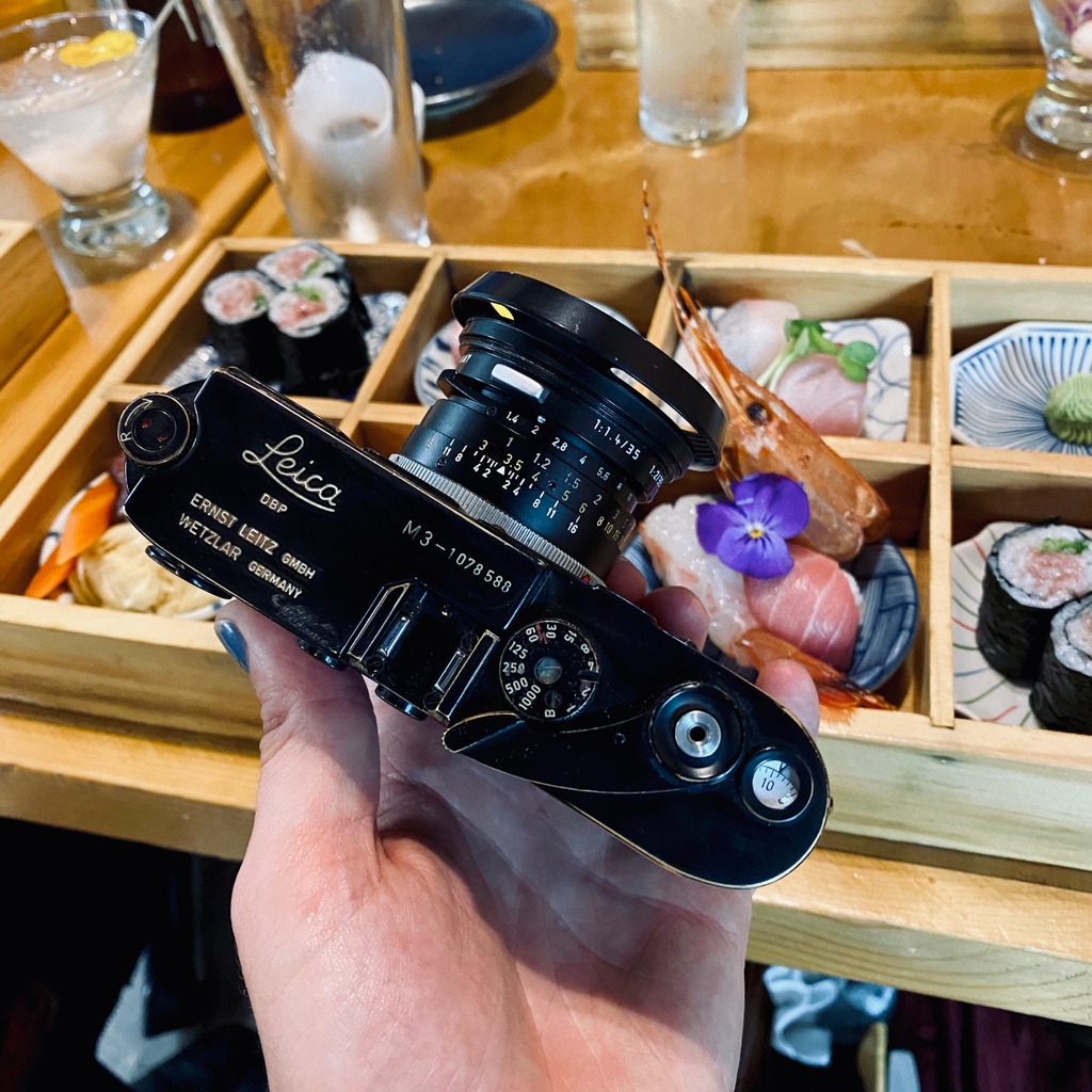 bluemooncamera's tweet photo. "...The gravity of holding something so valuable is balanced by the M3’s dependable utility. If you are used to shooting an M3 (or any M) you'll feel right at home picking up and adjusting it - after all, it's mechanically identical to the chrome cameras of its era..." ⁠ https://t.co/iUWDn1lHeI