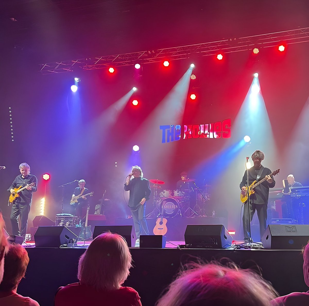 One year ago, The Hollies Kicked off their tour! Here they are pictured playing in Berlin, Germany.   

Get your U.K tour tickets today: theholliesofficial.com/tour 

Photo courtesy of Getty Images.

#TheHollies #BritishRock #Berlin