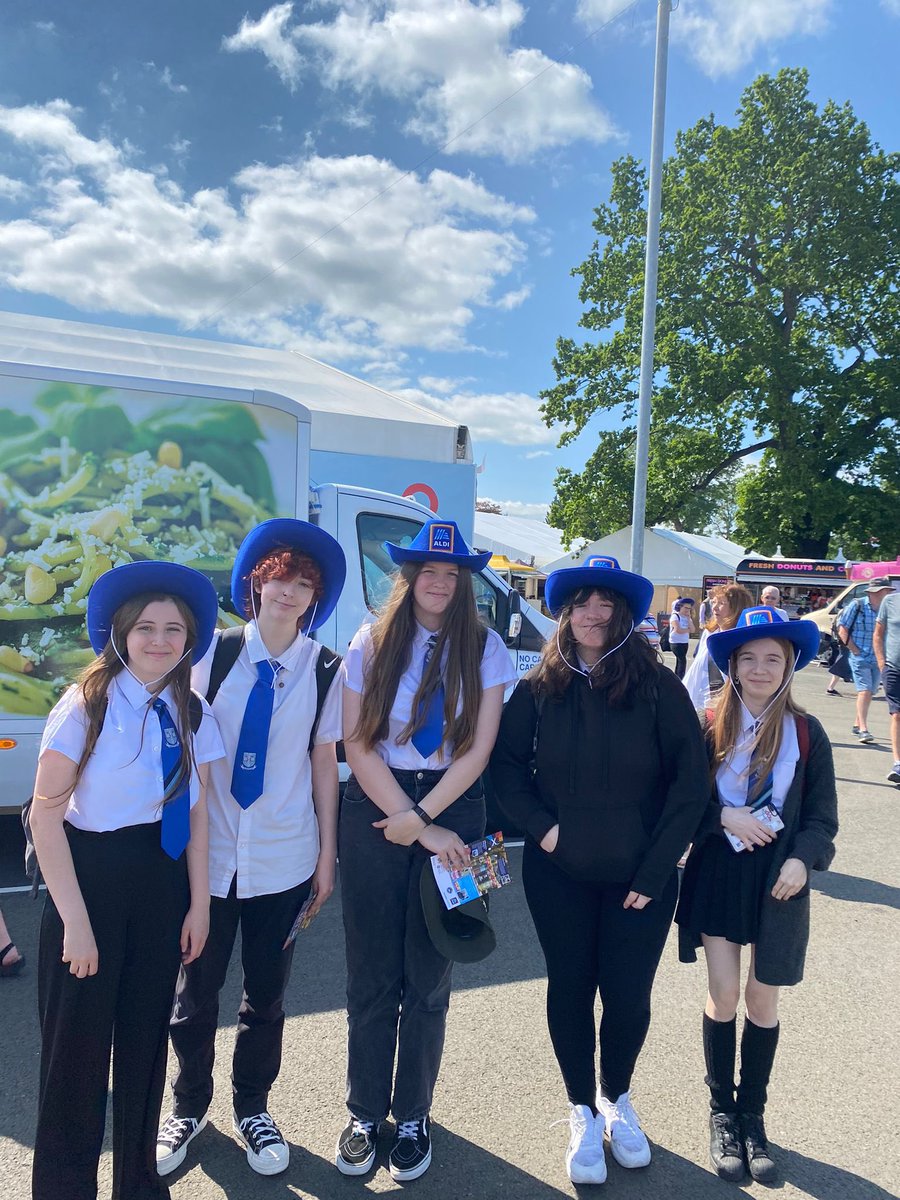 Mrs McElhaney tweet media