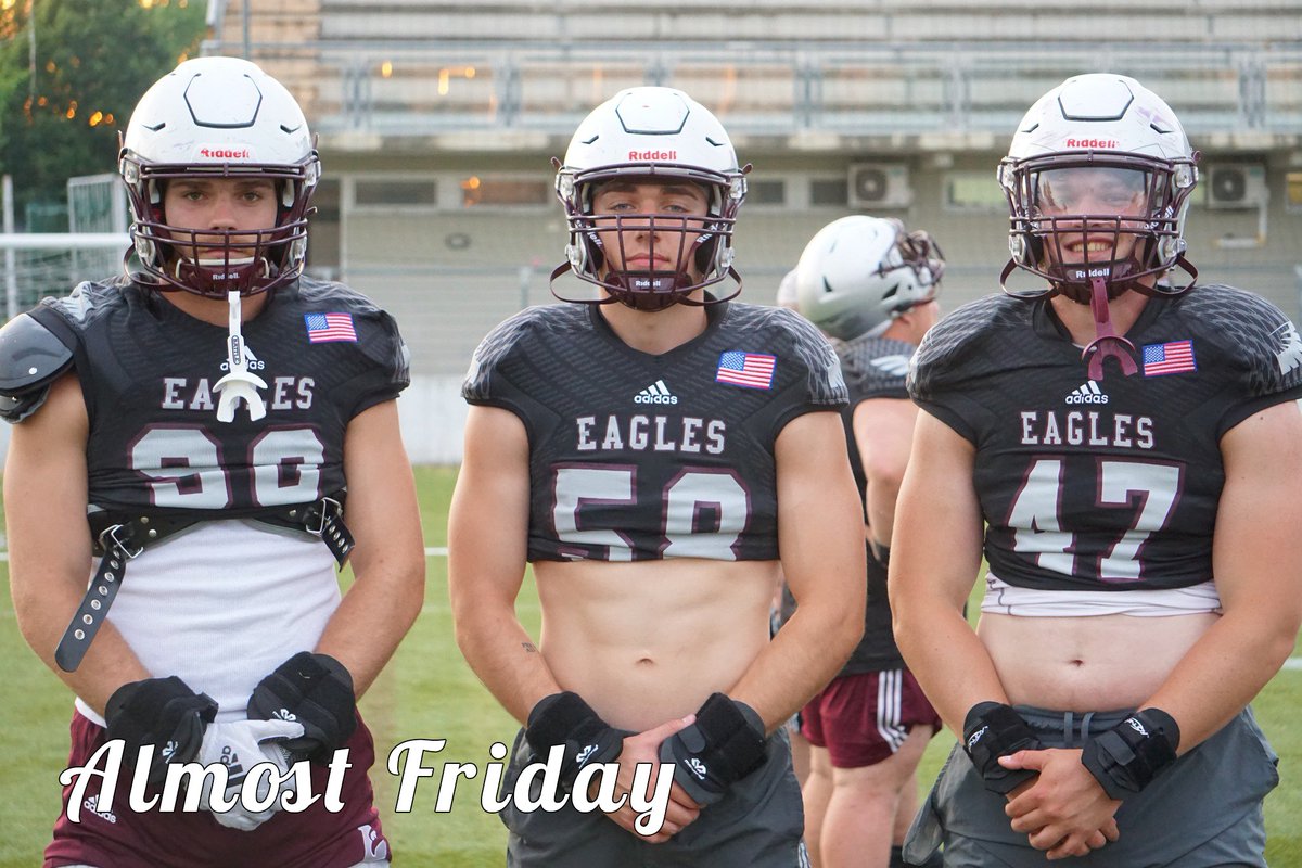 UWLEagleFB's tweet photo. Almost Friday ft. @guelfifirenze 👀 ⚜️ 🦅 

#TheExperience #d3fb #AlmostFriday https://t.co/pw1ODbIR0S