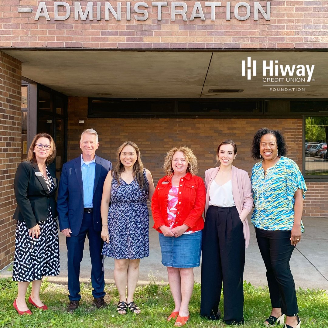 Hiway proudly partners w/ Saint Paul Public Schools! 🤝 We prepare graduates for success through internships, financial literacy & more. Exciting news! In 23-24, Hiway Foundation supports the Saint Paul College Intro to Business course at 3M Advanced Training Center.