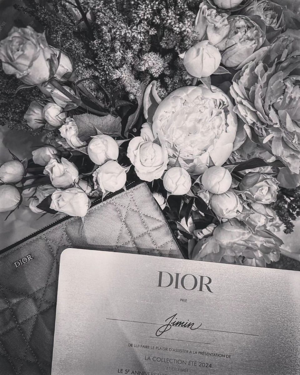 BTS JIMIN INSTAGRAM UPDATE 230622
[47 mins ago]

JM: #Dior #DiorSummer24
💜