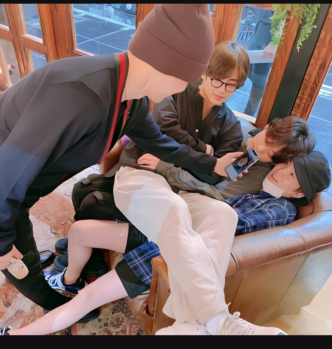 DarshuTaekook's tweet photo. #BTSARMY #BTS #btsfanart https://t.co/KFiCxSI3Lb