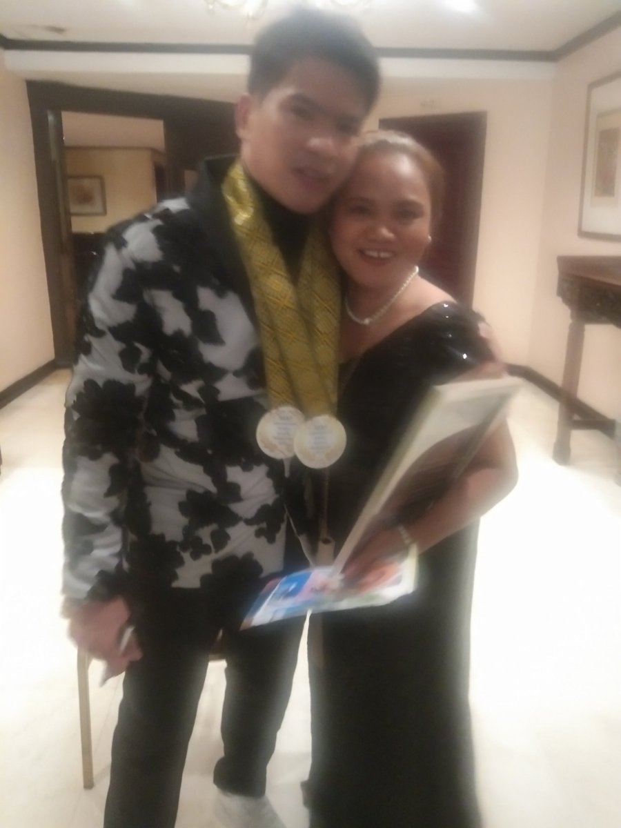 ANG POGI AT MABAIT NA AMING BUNSO MYGZ MOLINO

FESTIVAL IN POLA

#PNL_Mygz Molino