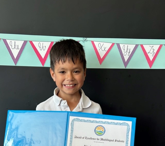 Congratulations to Nicolas in Grade 3 for receiving the the Award of Excellence for Multilingual Students. We are so proud of your achievements and hard work!
