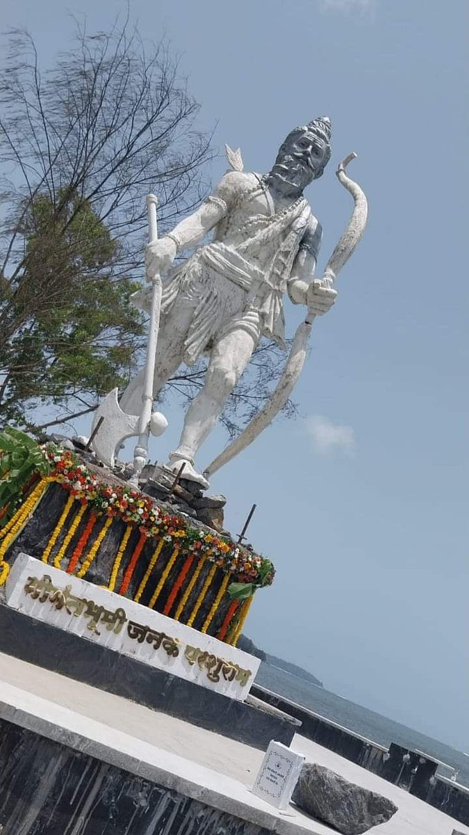 A massive statue of Bhagwan Parshuram is being erected at Panjim. It is believed that Lord Parshuram created Goa 🙏🚩♥️