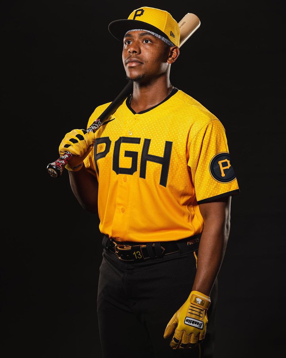 FOX Sports: MLB on X: The Pittsburgh Pirates revealed their City Connect  uniforms 🏴‍☠️ 📷: @Pirates  / X