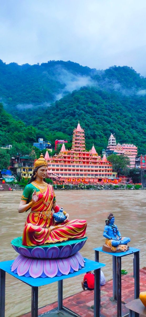 Drop a picture of Rishikesh from your gallery 🚩