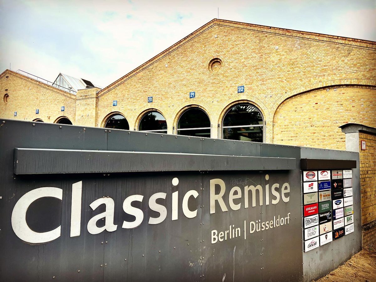 クラシックカーが買えるミュージアム、Classic Remise🚘@Berlin🇩🇪欧州車を中心に特にドイツ車は見慣れない掘り出し物もありそう😄ここでレストアもしてるそうです🛠️買わなくてもワクワク☺️ #トヨタ博物館館長 #classicremise #classiccars #carmuseum