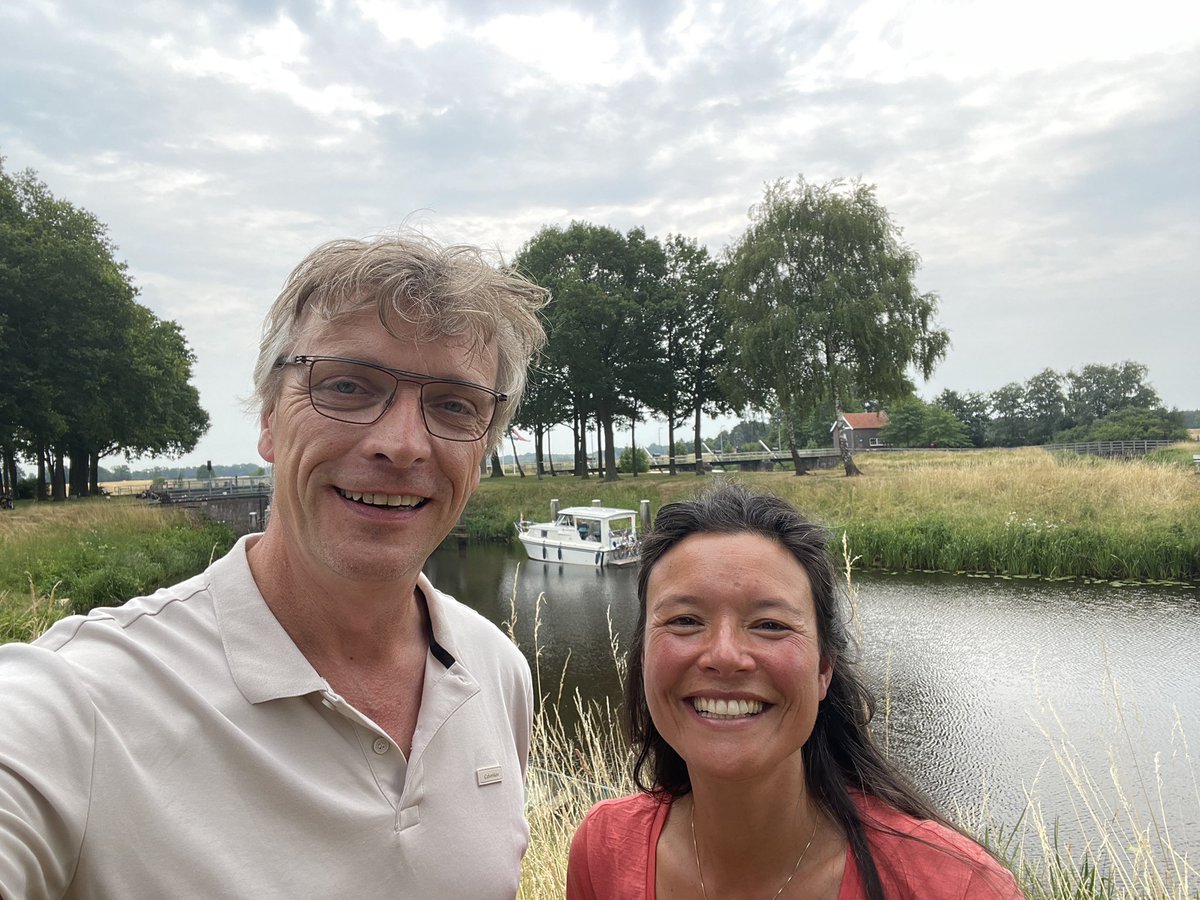 Met Li An Phoa vandaag in gesprek over “de drinkbare #Vecht” tijdens haar wandeltocht. Mooi hoe zij aandacht weet te creëren voor een betere waterkwaliteit en kwantiteit. #waterenbodemsturend