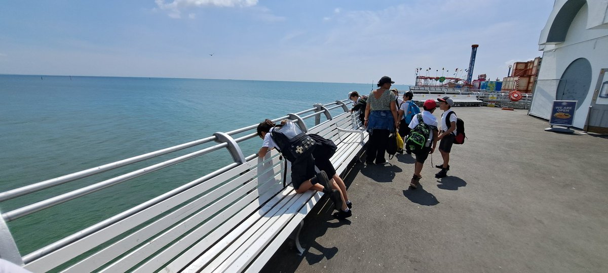 HamiltonAcadY4's tweet photo. We practised being Victorian holidaymakers as we walked down the pier and were very brave walking with the waves beneath us on the fishing platform! #Southsea2023 https://t.co/b1HAp59V58
