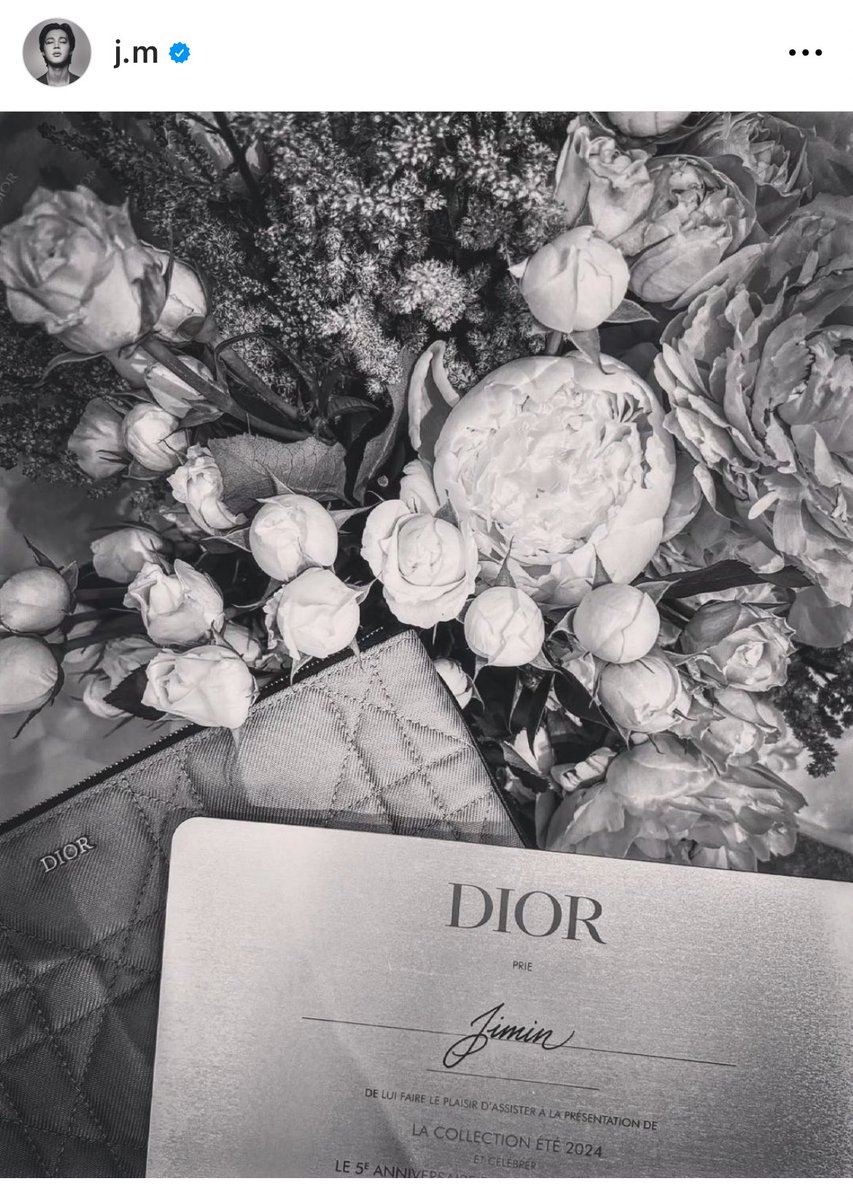 jiminievenus's tweet image. — ¡OMG! Mediante Instagram #JIMIN compartió su invitación para el desfile de DIOR Summer 2024 en París que se llevará acabo el 23 de Junio.

↓ Horarios :