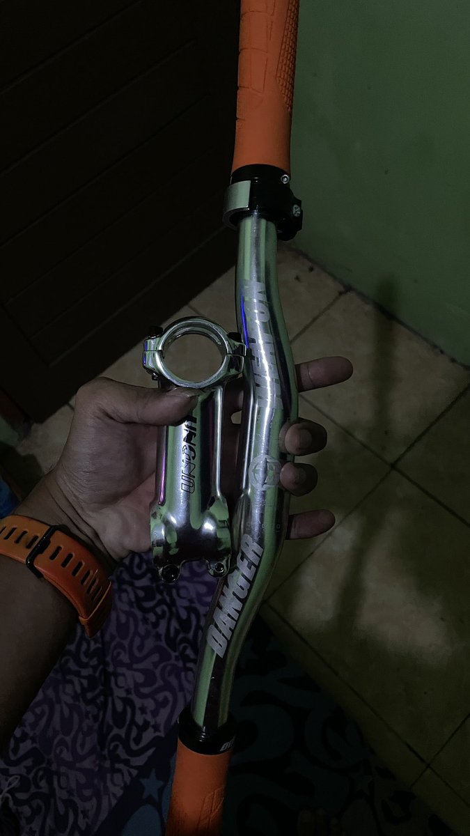 AjitamaAntonius's tweet image. BONUS BUAT YANG NGGAK NEGO!!! #fnfjb #wts #frameset