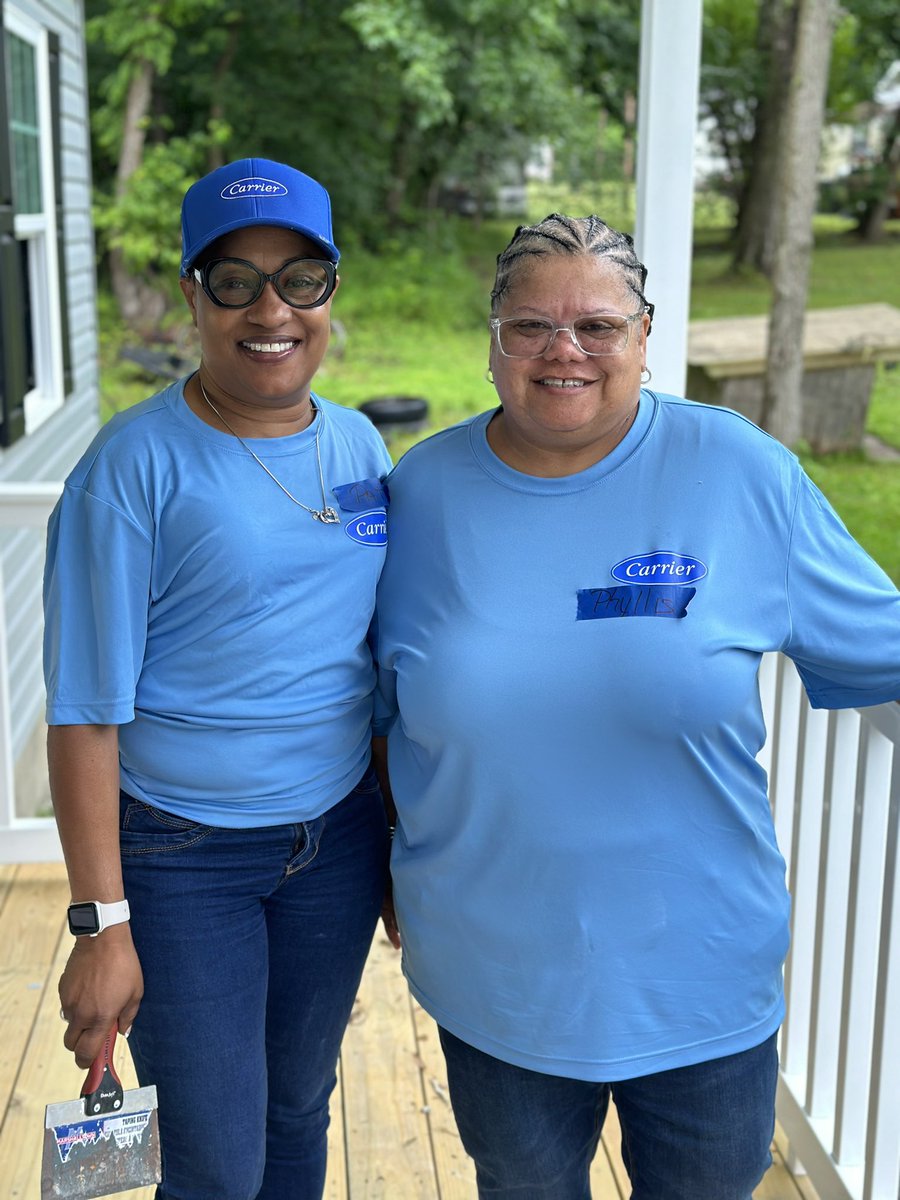 SBerzinski's tweet photo. Second year volunteering as part of @carrier ‘s Building Possible in collaboration with @Habitat_org ! #BuildingPossible #HealthyHomes @KiddeSafety #BurlingtonNC https://t.co/mks2M6kEAE