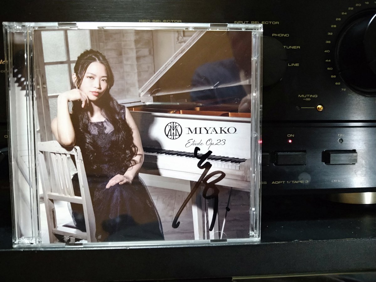Tack_2010's tweet photo. 無事に🎹EP💿届きました‼️🙌✨
違った角度からのmiyakoさんの魅力
じっくり聴かせていただきます🤗🎶
#miyako #LOVEBITES
#soloEP #EtudeOp23
#もっといっぱい聴きたい
#衣装は黒ではなかったのですね https://t.co/cVfp2ukBcT