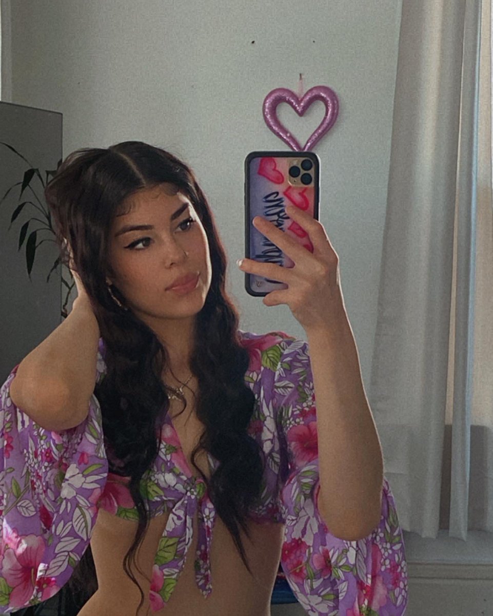 Babydollyma_'s tweet photo. 🌺 https://t.co/lL0lMVo50N
