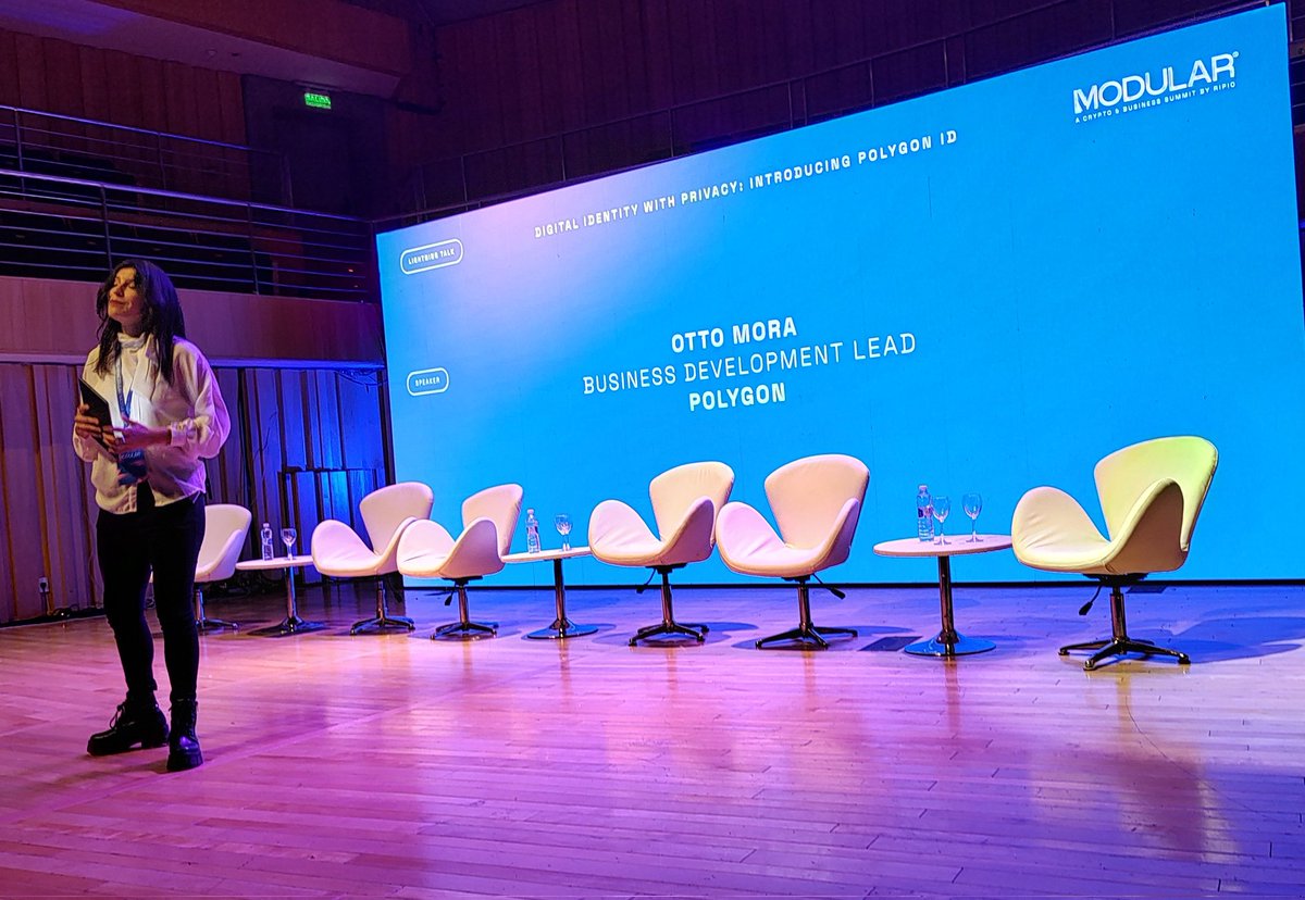 maxminted's tweet image. En la #ModularSummit  aprendiendo sobre identidad digital soberana y zero knowledge proofs de la mano de @ottomorac y #PolygonID