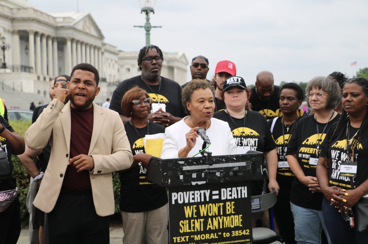 Poverty is a policy choice—and Congress has the power to choose to end it.

Proud to stand with @RepJayapal & @UniteThePoor in calling for a third reconstruction to rebuild our economy from the bottom up & ensure that in the wealthiest nation in the world, no one is left behind.